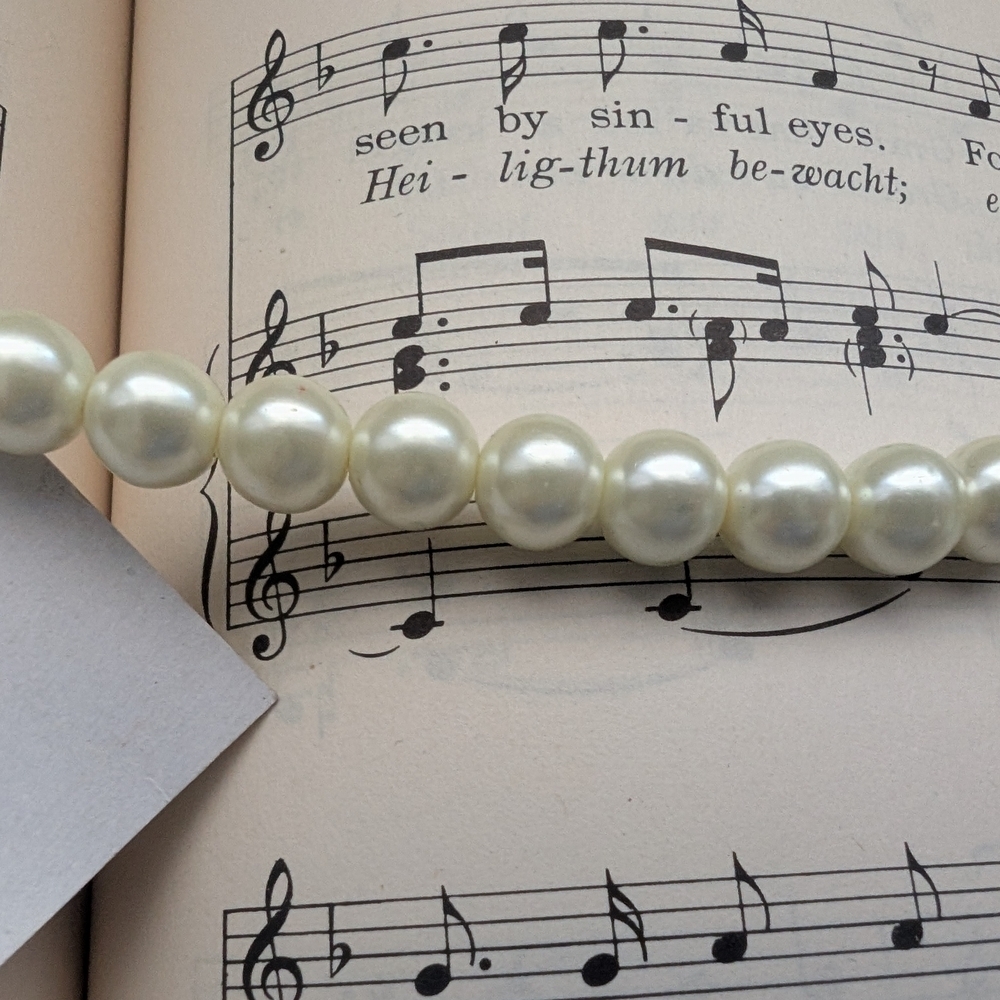 White Glass Pearl 12 Inch String - Picture 4 of 8